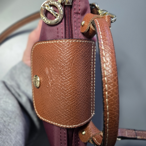 Elegant Burgundy Crossbody Bag - Picture 8 of 15